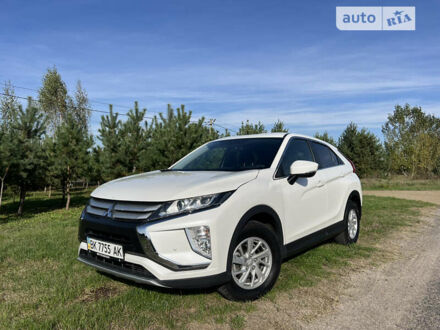 Міцубісі Eclipse Cross 2018 у Рівному на Automoto.ua Білий Міцубісі Eclipse Cross, об'ємом двигуна 1.5 л та пробігом 82 тис. км за 16600 $, фото 1 на Automoto.ua