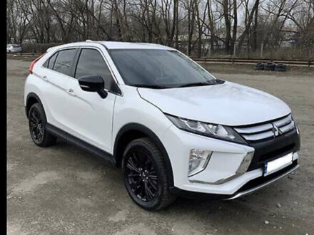 Белый Мицубиси Eclipse Cross, объемом двигателя 1.5 л и пробегом 26 тыс. км за 14500 $, фото 1 на Automoto.ua