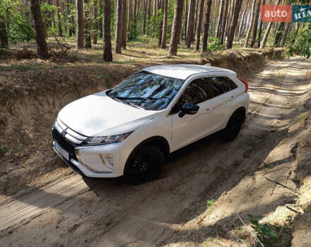 Білий Міцубісі Eclipse Cross, об'ємом двигуна 1.5 л та пробігом 123 тис. км за 15700 $, фото 1 на Automoto.ua