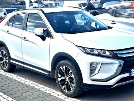 Белый Мицубиси Eclipse Cross, объемом двигателя 1.5 л и пробегом 61 тыс. км за 19800 $, фото 1 на Automoto.ua