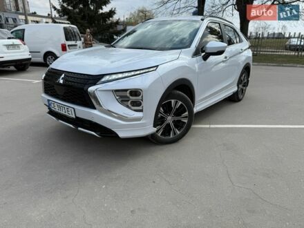 Белый Мицубиси Eclipse Cross, объемом двигателя 2 л и пробегом 26 тыс. км за 27500 $, фото 1 на Automoto.ua