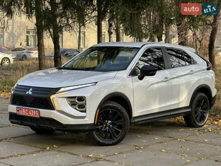 Белый Мицубиси Eclipse Cross, объемом двигателя 1.5 л и пробегом 72 тыс. км за 22000 $, фото 1 на Automoto.ua