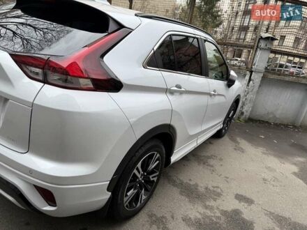 Мицубиси Eclipse Cross 2023 в Киеве на Automoto.ua Белый Мицубиси Eclipse Cross, объемом двигателя 2 л и пробегом 34 тыс. км за 26250 $, фото 1 на Automoto.ua