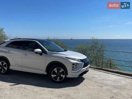 Белый Мицубиси Eclipse Cross, объемом двигателя 1.5 л и пробегом 16 тыс. км за 32000 $, фото 1 на Automoto.ua