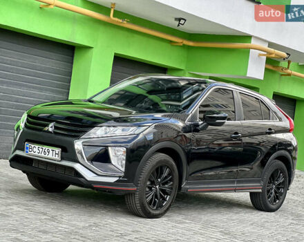 Черный Мицубиси Eclipse Cross, объемом двигателя 1.5 л и пробегом 69 тыс. км за 14800 $, фото 1 на Automoto.ua