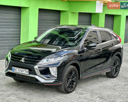 Черный Мицубиси Eclipse Cross, объемом двигателя 1.5 л и пробегом 69 тыс. км за 14800 $, фото 2 на Automoto.ua