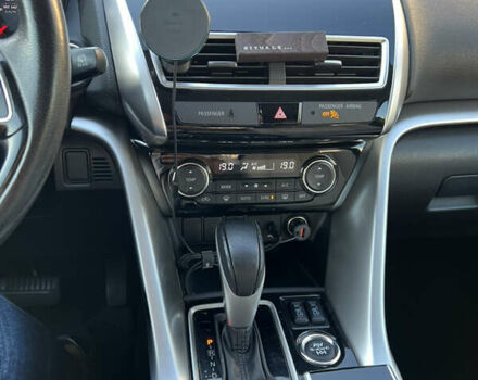 Чорний Міцубісі Eclipse Cross, об'ємом двигуна 1.5 л та пробігом 123 тис. км за 16900 $, фото 34 на Automoto.ua