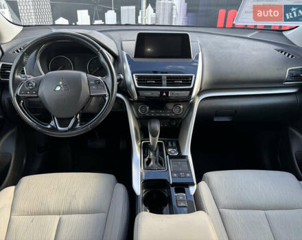 Черный Мицубиси Eclipse Cross, объемом двигателя 1.5 л и пробегом 125 тыс. км за 16200 $, фото 16 на Automoto.ua