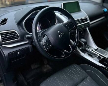 Черный Мицубиси Eclipse Cross, объемом двигателя 1.5 л и пробегом 135 тыс. км за 16800 $, фото 5 на Automoto.ua