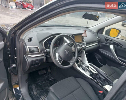 Чорний Міцубісі Eclipse Cross, об'ємом двигуна 1.5 л та пробігом 150 тис. км за 15300 $, фото 2 на Automoto.ua