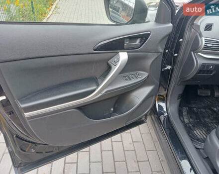 Чорний Міцубісі Eclipse Cross, об'ємом двигуна 1.5 л та пробігом 150 тис. км за 15300 $, фото 11 на Automoto.ua