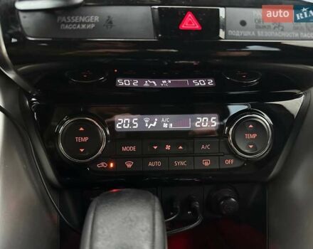 Міцубісі Eclipse Cross 2018 у Києві на Automoto.ua Червоний Міцубісі Eclipse Cross, об'ємом двигуна 1.5 л та пробігом 120 тис. км за 20490 $, фото 22 на Automoto.ua