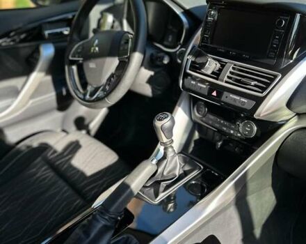 Красный Мицубиси Eclipse Cross, объемом двигателя 1.5 л и пробегом 40 тыс. км за 15000 $, фото 6 на Automoto.ua