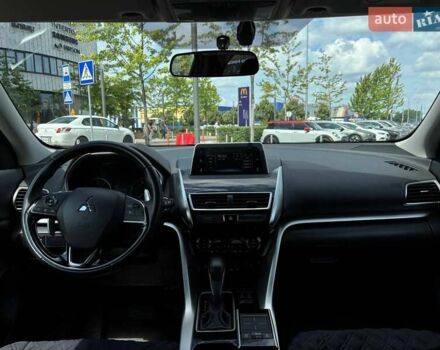 Красный Мицубиси Eclipse Cross, объемом двигателя 1.5 л и пробегом 69 тыс. км за 18990 $, фото 26 на Automoto.ua