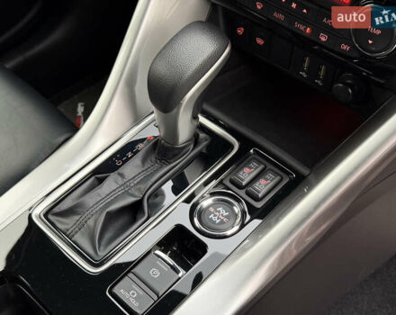 Красный Мицубиси Eclipse Cross, объемом двигателя 1.5 л и пробегом 40 тыс. км за 23900 $, фото 59 на Automoto.ua