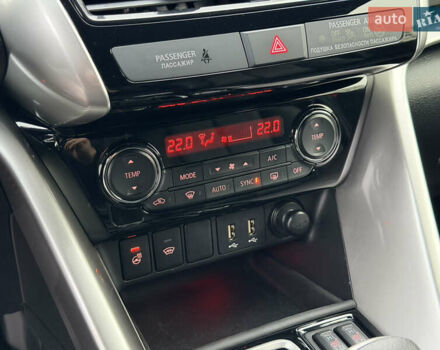 Красный Мицубиси Eclipse Cross, объемом двигателя 1.5 л и пробегом 40 тыс. км за 23900 $, фото 62 на Automoto.ua