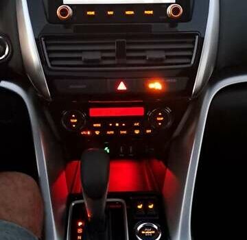 Красный Мицубиси Eclipse Cross, объемом двигателя 1.5 л и пробегом 18 тыс. км за 22100 $, фото 2 на Automoto.ua