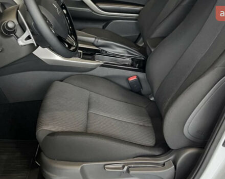 Міцубісі Eclipse Cross, об'ємом двигуна 1.5 л та пробігом 0 тис. км за 30746 $, фото 13 на Automoto.ua