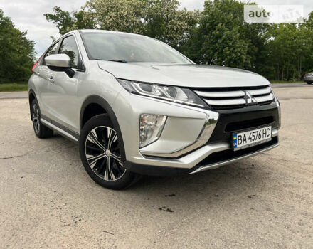 Сірий Міцубісі Eclipse Cross, об'ємом двигуна 1.5 л та пробігом 118 тис. км за 16400 $, фото 6 на Automoto.ua