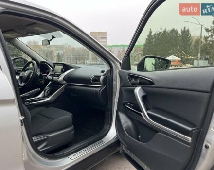 Сірий Міцубісі Eclipse Cross, об'ємом двигуна 1.5 л та пробігом 129 тис. км за 14900 $, фото 5 на Automoto.ua