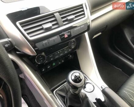 Сірий Міцубісі Eclipse Cross, об'ємом двигуна 1.5 л та пробігом 53 тис. км за 16000 $, фото 25 на Automoto.ua