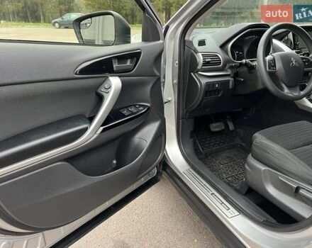 Сірий Міцубісі Eclipse Cross, об'ємом двигуна 1.5 л та пробігом 129 тис. км за 14900 $, фото 16 на Automoto.ua
