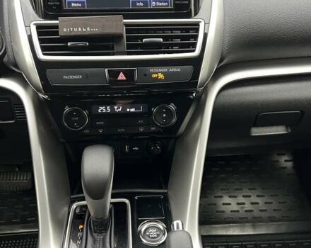 Сірий Міцубісі Eclipse Cross, об'ємом двигуна 1.5 л та пробігом 129 тис. км за 14900 $, фото 22 на Automoto.ua