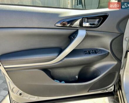 Серый Мицубиси Eclipse Cross, объемом двигателя 1.5 л и пробегом 104 тыс. км за 18900 $, фото 15 на Automoto.ua
