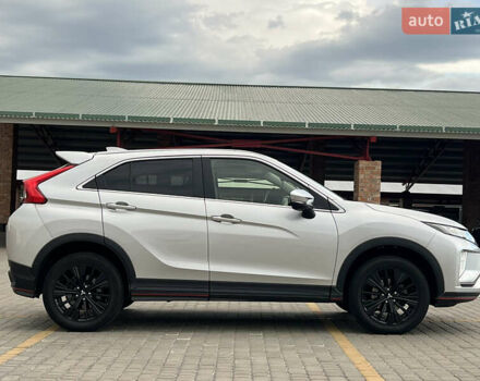 Сірий Міцубісі Eclipse Cross, об'ємом двигуна 1.5 л та пробігом 55 тис. км за 17800 $, фото 4 на Automoto.ua