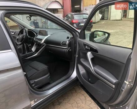 Сірий Міцубісі Eclipse Cross, об'ємом двигуна 1.5 л та пробігом 53 тис. км за 16000 $, фото 29 на Automoto.ua