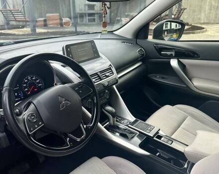 Сірий Міцубісі Eclipse Cross, об'ємом двигуна 1.5 л та пробігом 100 тис. км за 15700 $, фото 26 на Automoto.ua