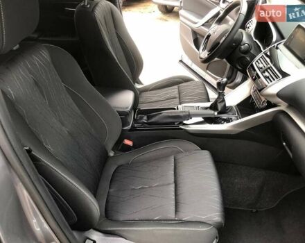 Сірий Міцубісі Eclipse Cross, об'ємом двигуна 1.5 л та пробігом 53 тис. км за 16900 $, фото 32 на Automoto.ua