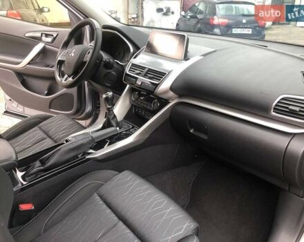 Сірий Міцубісі Eclipse Cross, об'ємом двигуна 1.5 л та пробігом 53 тис. км за 16900 $, фото 30 на Automoto.ua