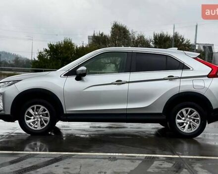 Серый Мицубиси Eclipse Cross, объемом двигателя 1.5 л и пробегом 134 тыс. км за 14990 $, фото 6 на Automoto.ua