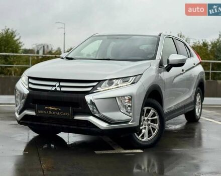 Серый Мицубиси Eclipse Cross, объемом двигателя 1.5 л и пробегом 134 тыс. км за 14990 $, фото 4 на Automoto.ua