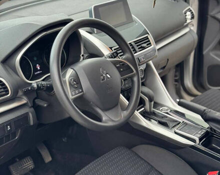 Сірий Міцубісі Eclipse Cross, об'ємом двигуна 1.5 л та пробігом 55 тис. км за 17800 $, фото 12 на Automoto.ua