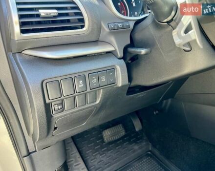 Серый Мицубиси Eclipse Cross, объемом двигателя 1.5 л и пробегом 104 тыс. км за 18900 $, фото 18 на Automoto.ua
