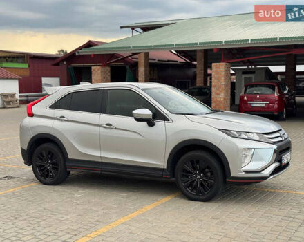Сірий Міцубісі Eclipse Cross, об'ємом двигуна 1.5 л та пробігом 55 тис. км за 17800 $, фото 3 на Automoto.ua