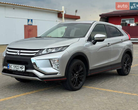 Сірий Міцубісі Eclipse Cross, об'ємом двигуна 1.5 л та пробігом 55 тис. км за 17800 $, фото 9 на Automoto.ua