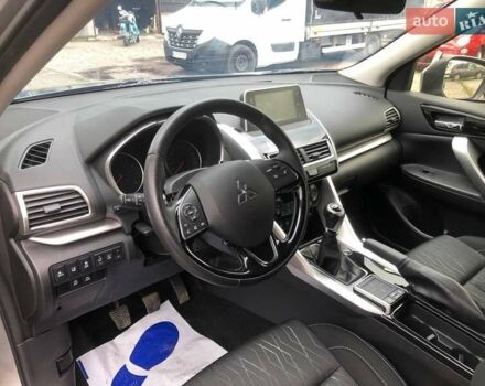 Сірий Міцубісі Eclipse Cross, об'ємом двигуна 1.5 л та пробігом 53 тис. км за 16000 $, фото 28 на Automoto.ua