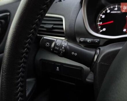 Сірий Міцубісі Eclipse Cross, об'ємом двигуна 1.5 л та пробігом 99 тис. км за 13999 $, фото 30 на Automoto.ua