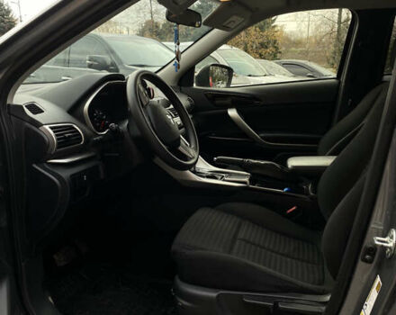 Серый Мицубиси Eclipse Cross, объемом двигателя 1.5 л и пробегом 90 тыс. км за 17000 $, фото 11 на Automoto.ua