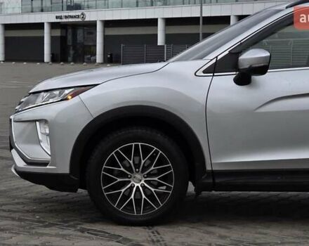 Сірий Міцубісі Eclipse Cross, об'ємом двигуна 1.5 л та пробігом 99 тис. км за 13999 $, фото 6 на Automoto.ua
