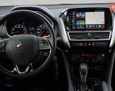 Сірий Міцубісі Eclipse Cross, об'ємом двигуна 1.5 л та пробігом 99 тис. км за 13999 $, фото 17 на Automoto.ua