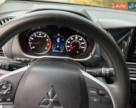 Серый Мицубиси Eclipse Cross, объемом двигателя 1.5 л и пробегом 115 тыс. км за 15300 $, фото 23 на Automoto.ua