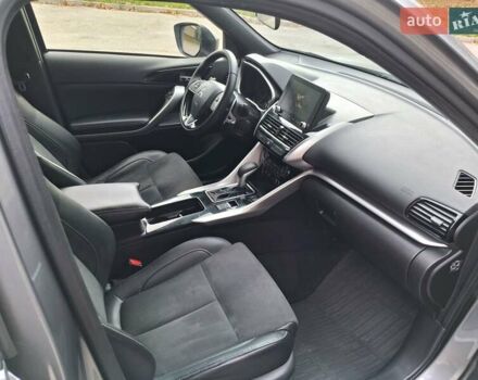 Сірий Міцубісі Eclipse Cross, об'ємом двигуна 2 л та пробігом 79 тис. км за 21900 $, фото 37 на Automoto.ua
