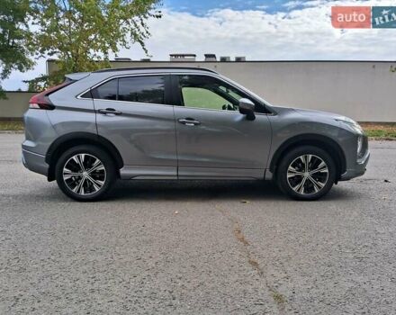 Сірий Міцубісі Eclipse Cross, об'ємом двигуна 2 л та пробігом 79 тис. км за 21900 $, фото 8 на Automoto.ua