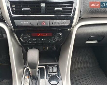 Сірий Міцубісі Eclipse Cross, об'ємом двигуна 2 л та пробігом 79 тис. км за 21900 $, фото 44 на Automoto.ua