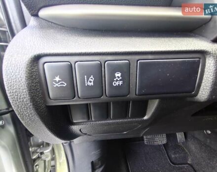 Сірий Міцубісі Eclipse Cross, об'ємом двигуна 1.5 л та пробігом 80 тис. км за 18700 $, фото 29 на Automoto.ua