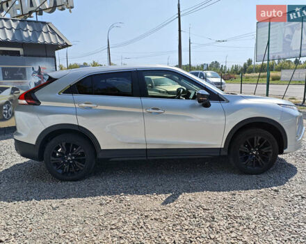 Серый Мицубиси Eclipse Cross, объемом двигателя 1.5 л и пробегом 79 тыс. км за 18999 $, фото 4 на Automoto.ua